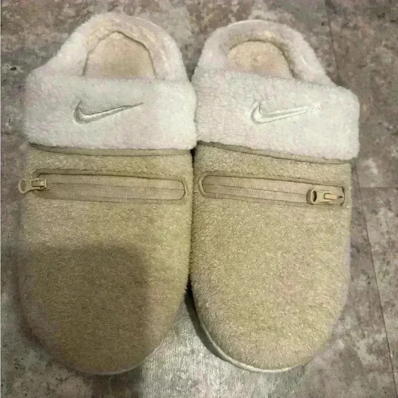 Nike Burrow Woman’s Slippers size 7 - Picture 2 of 7